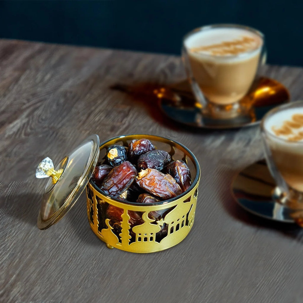 Caja para dulces de metal dorado calado — motivo de mezquita